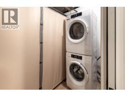 8 Glenmore Drive, West Vancouver, BC V7S1A4 Photo 25