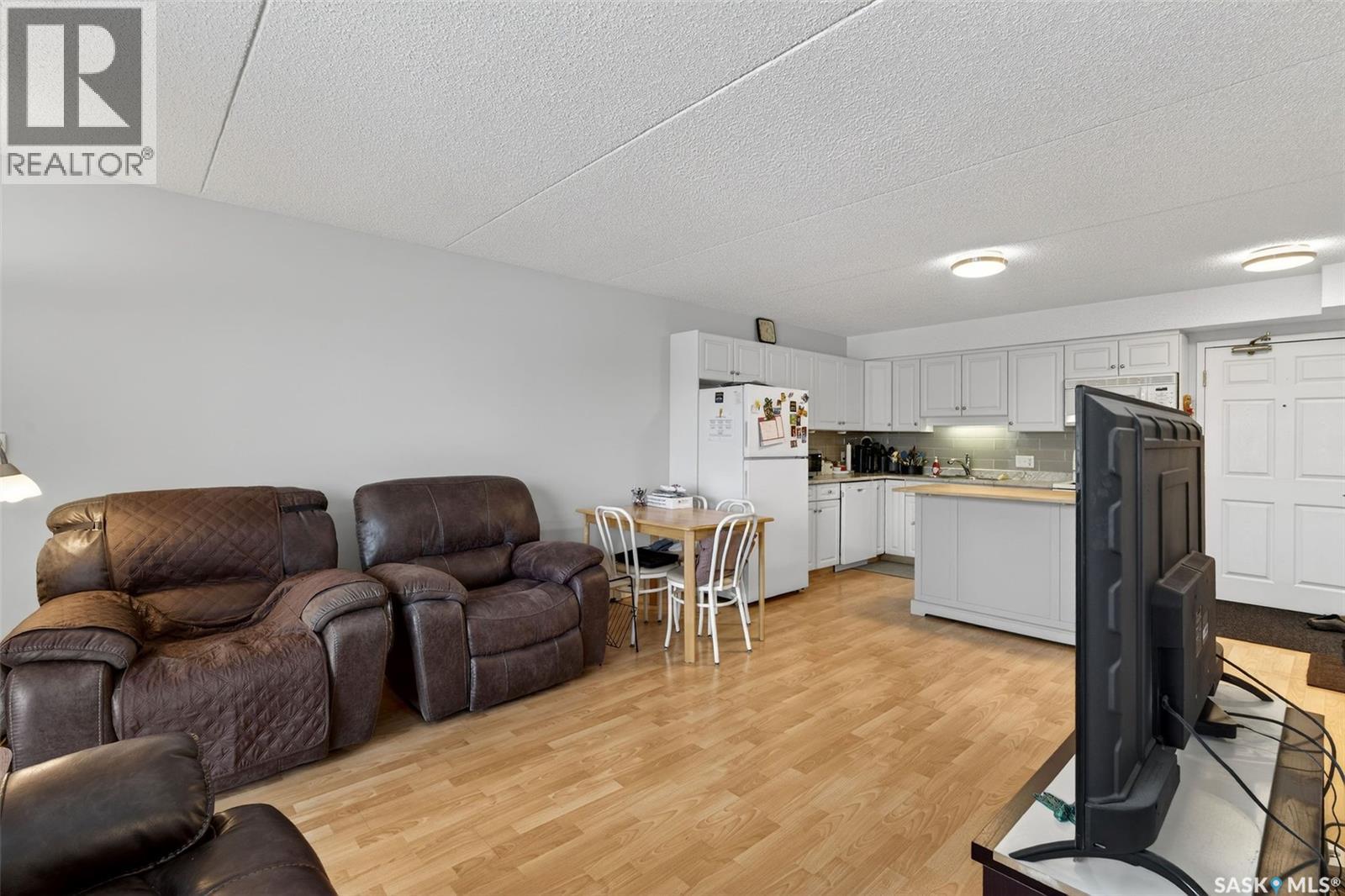 #301 2501 1ST AVENUE W - 16