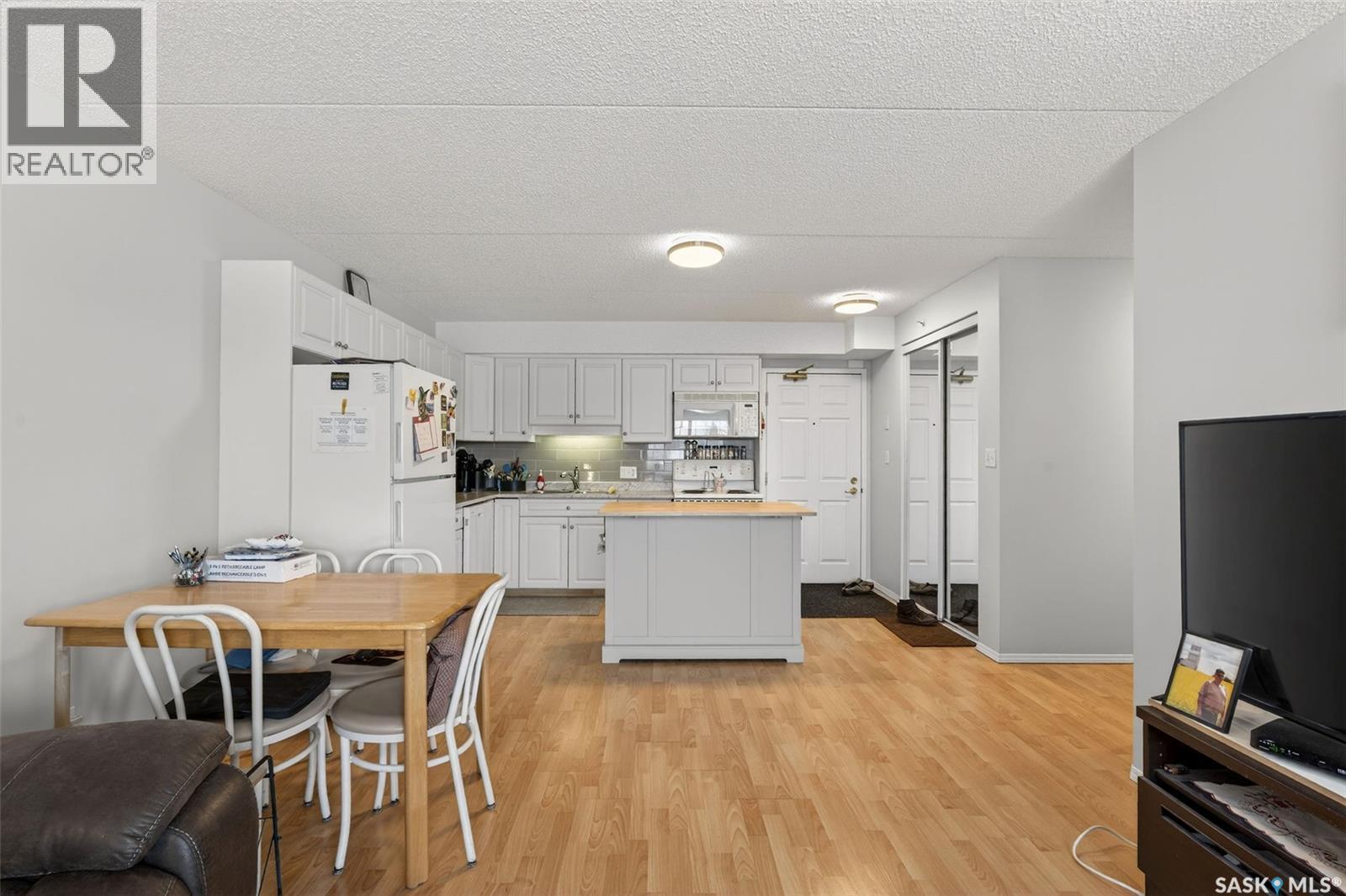 #301 2501 1ST AVENUE W - 17