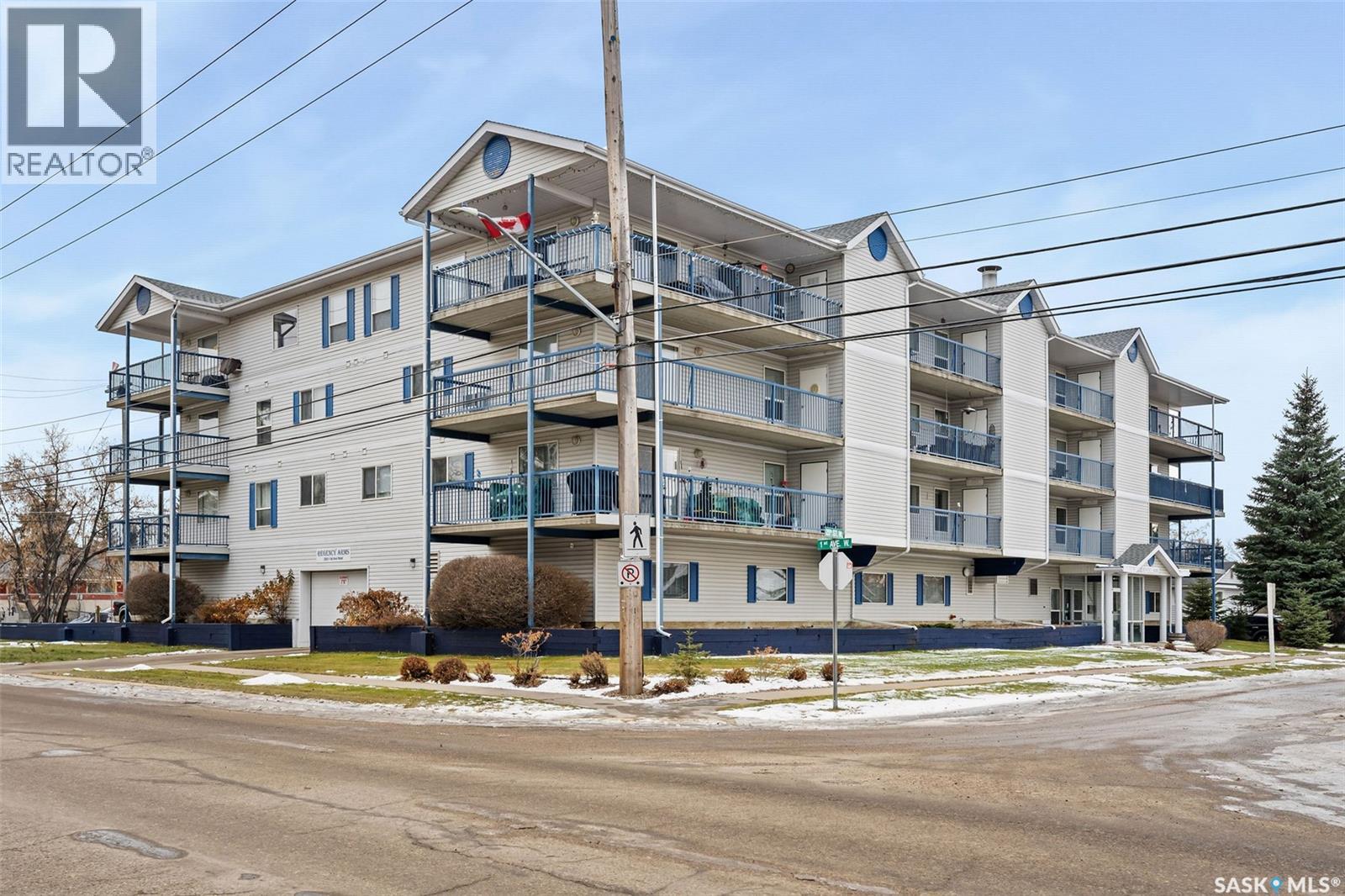 #301 2501 1ST AVENUE W - 2