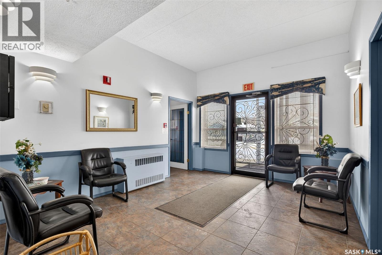 #301 2501 1ST AVENUE W - 27