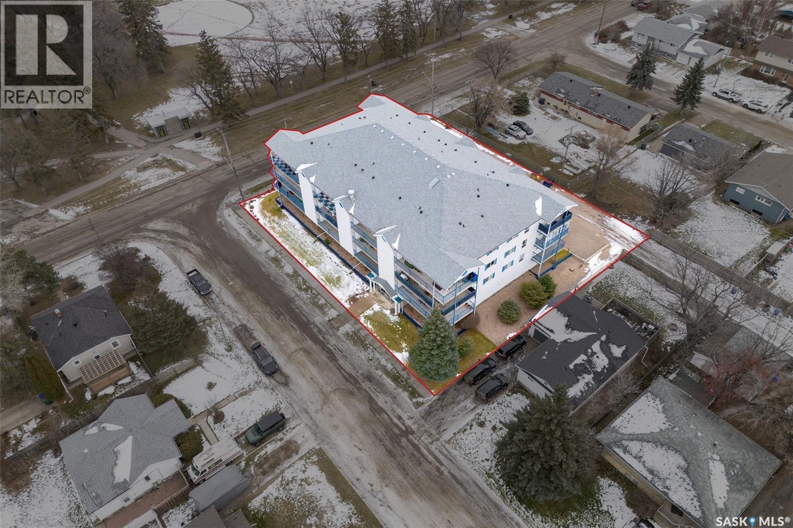 #301 2501 1ST AVENUE W - 37