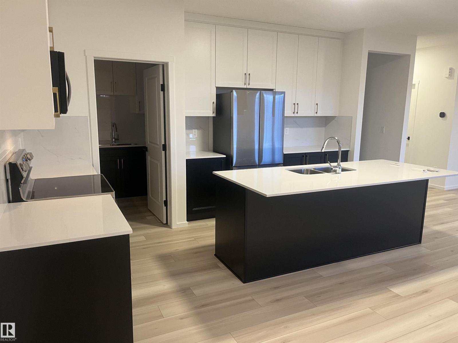 1604 206 ST NW, Edmonton