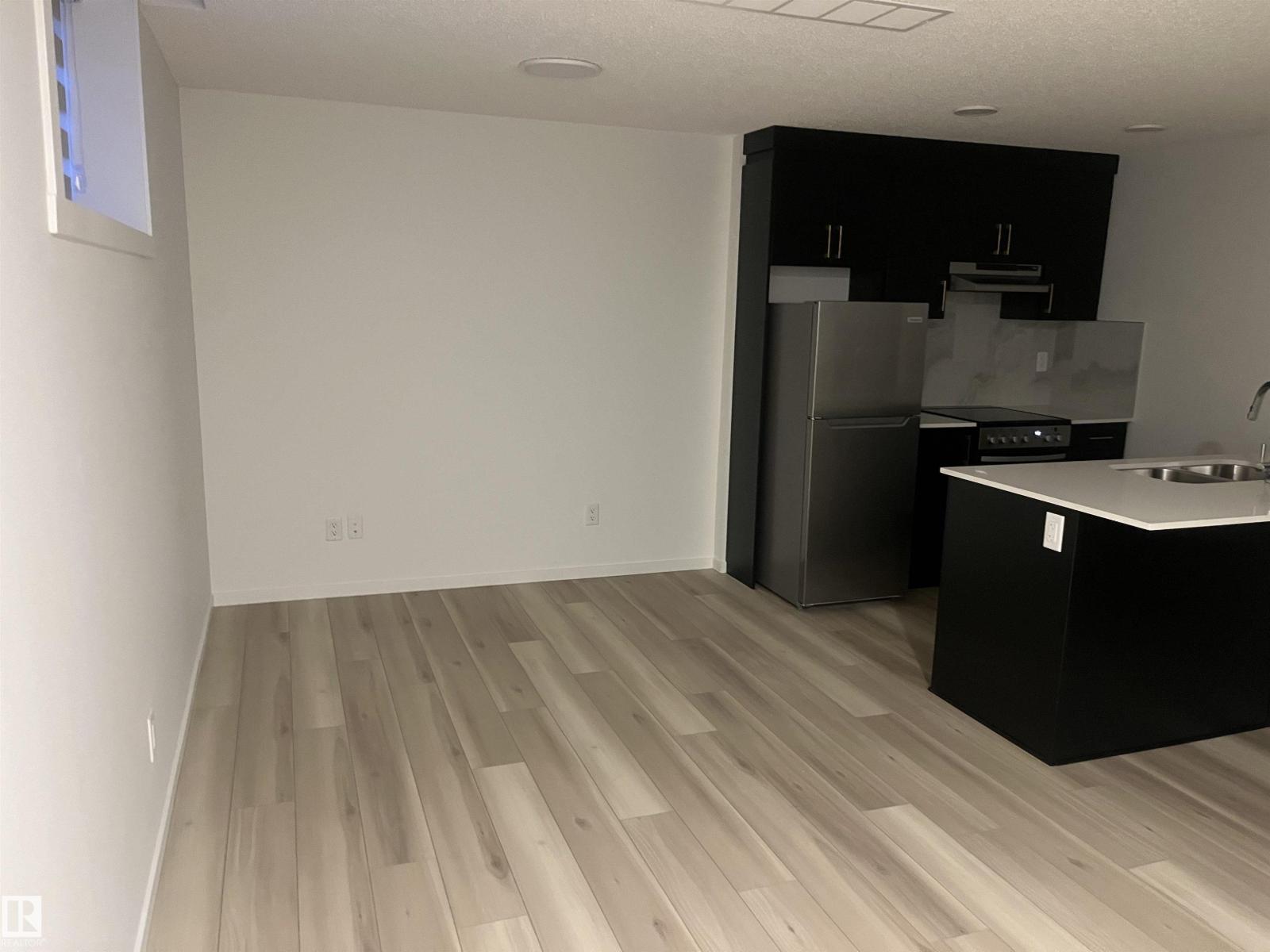 1604 206 ST NW, Edmonton