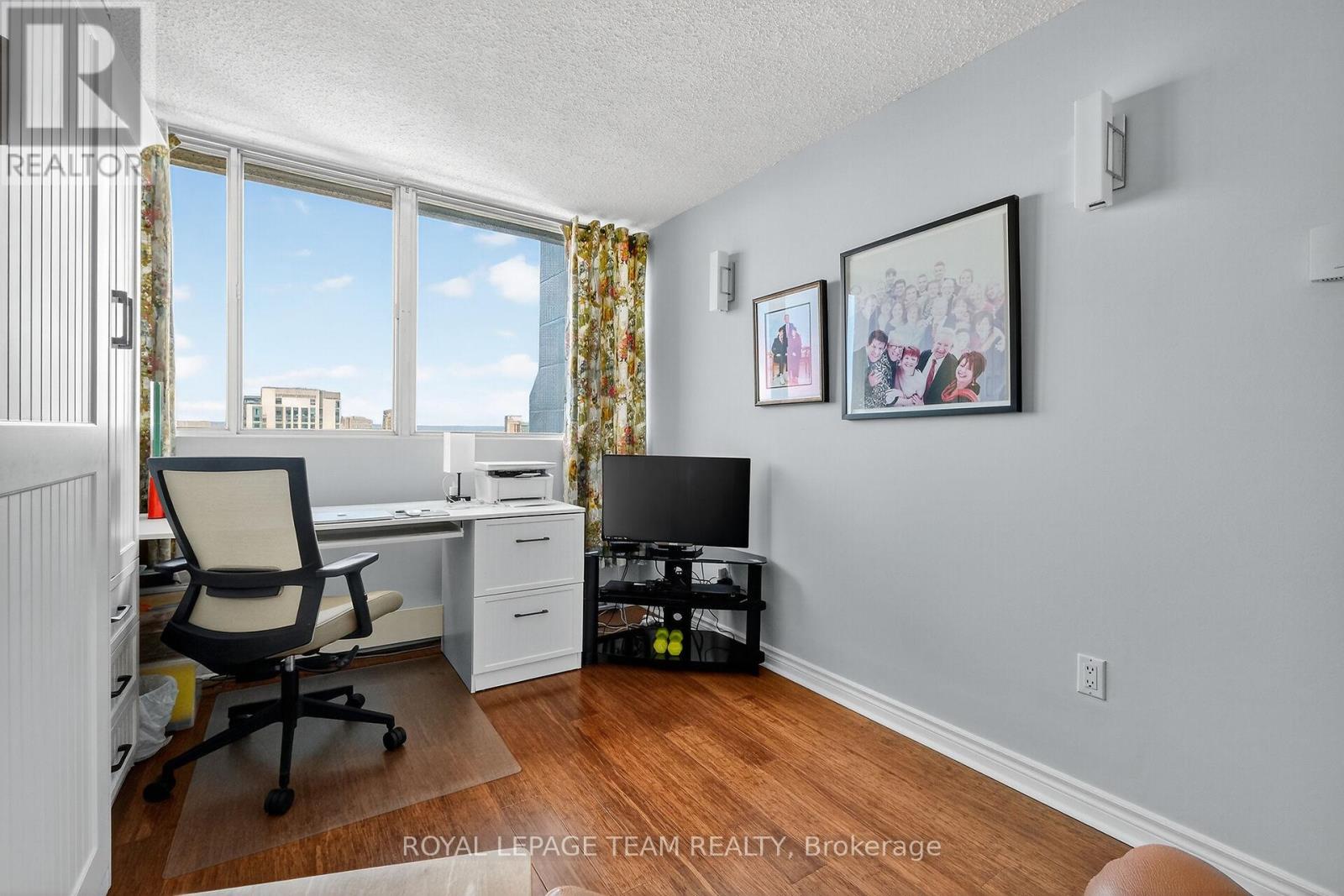 #1801 530 LAURIER AVENUE W - 21