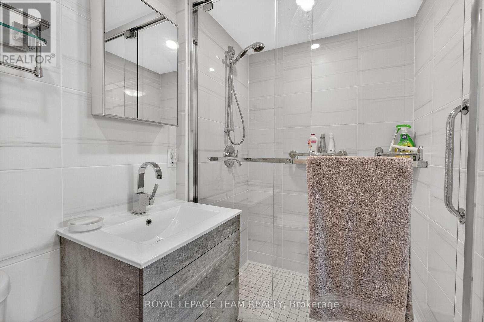 #1801 530 LAURIER AVENUE W - 31