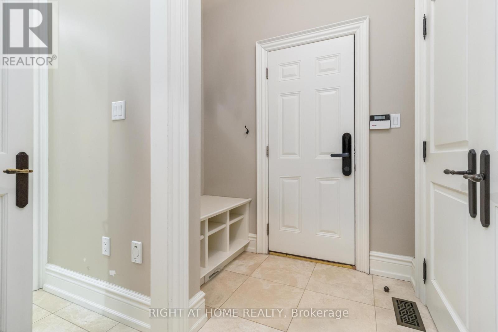 25 OAKWOOD AVENUE S - 22