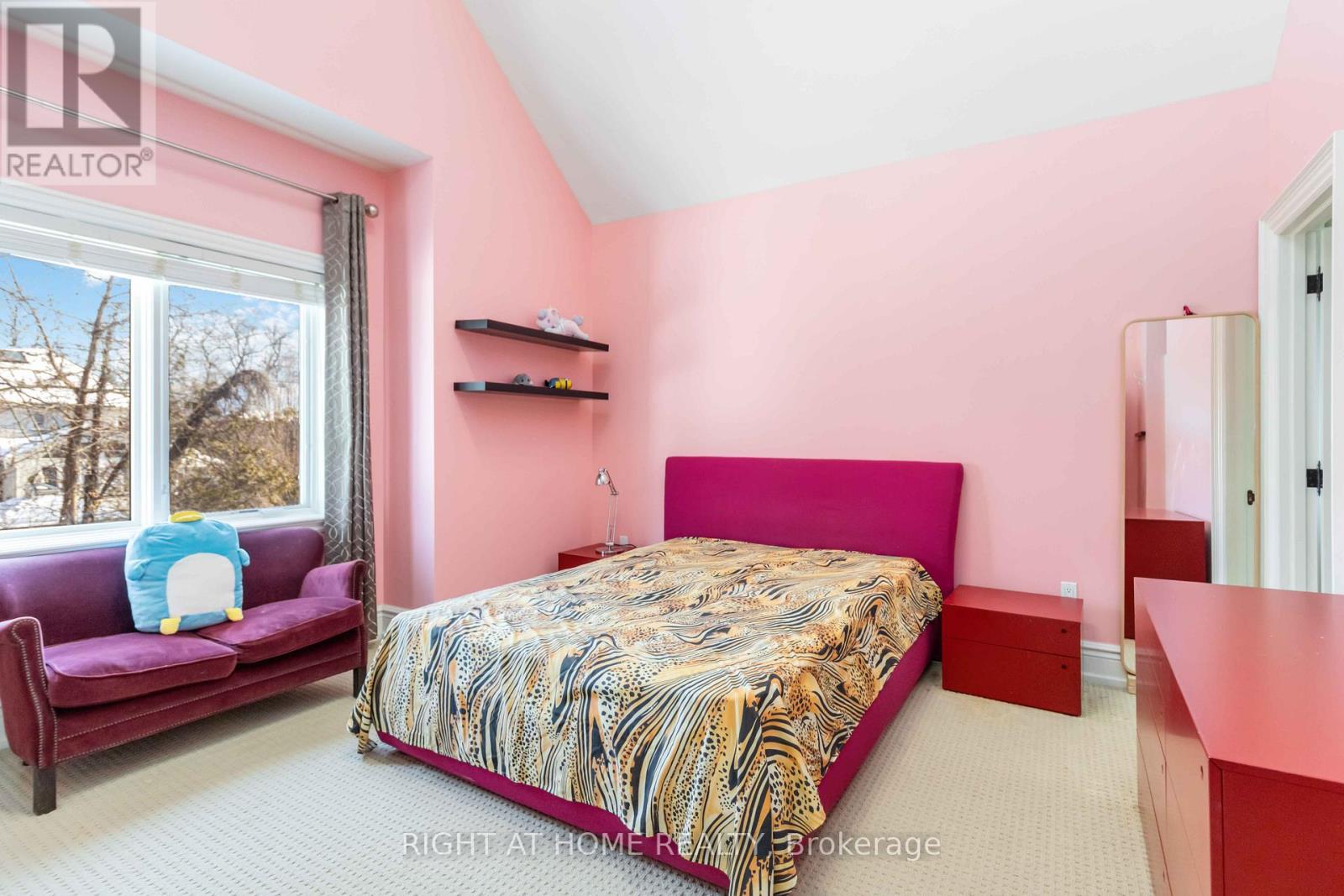 25 OAKWOOD AVENUE S - 29