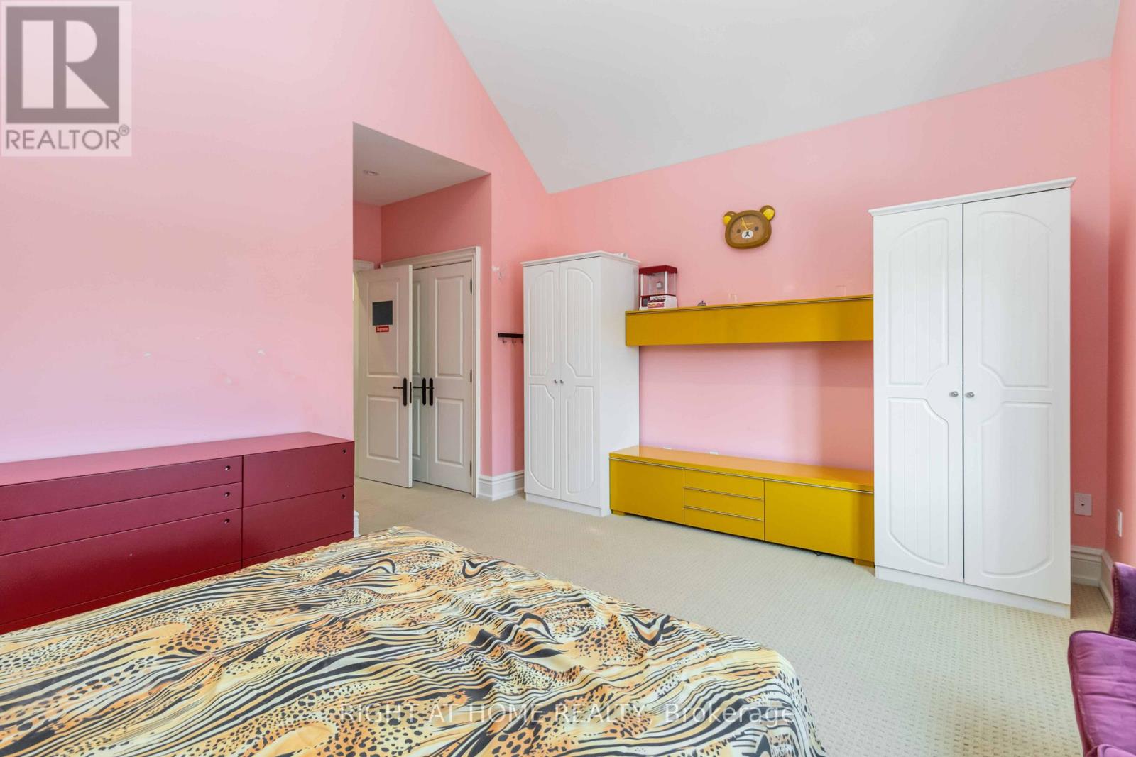 25 OAKWOOD AVENUE S - 30