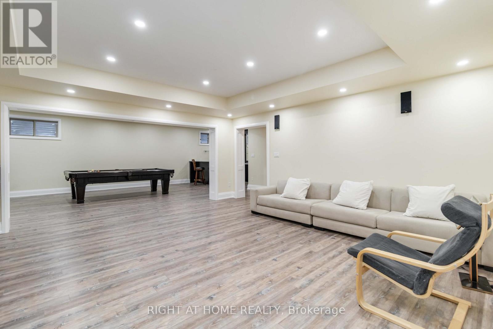 25 OAKWOOD AVENUE S - 39