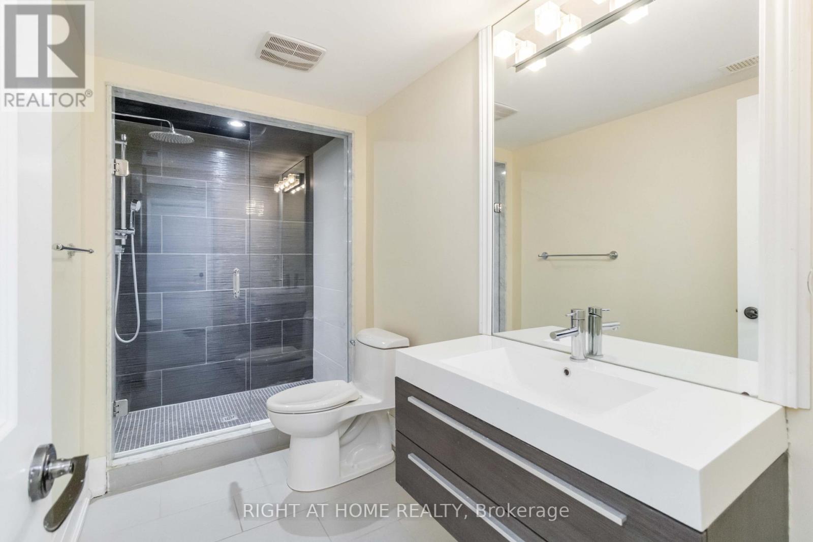 25 OAKWOOD AVENUE S - 40