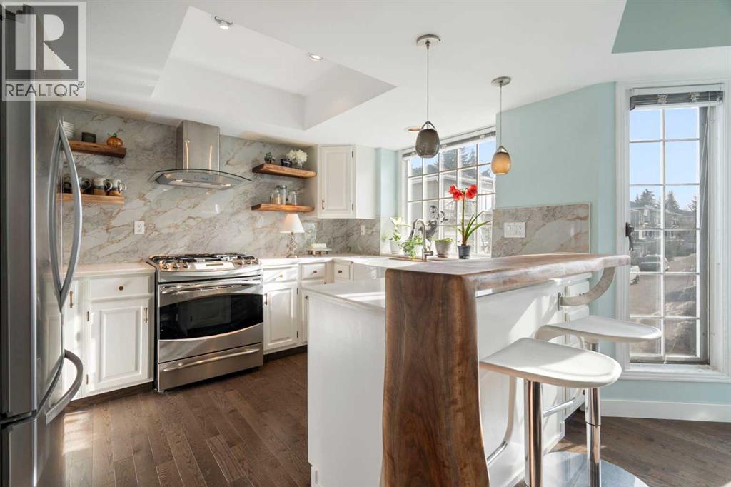 Single Family House for Sale in    Street NW Varsity Calgary 