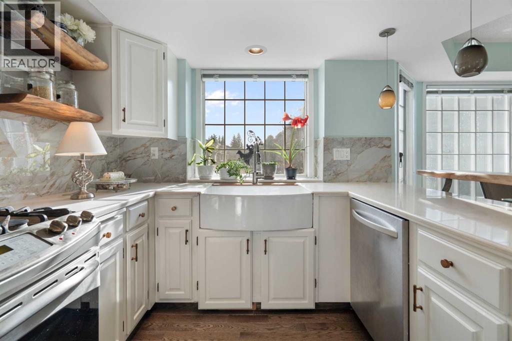 Single Family House for Sale in    Street NW Varsity Calgary 