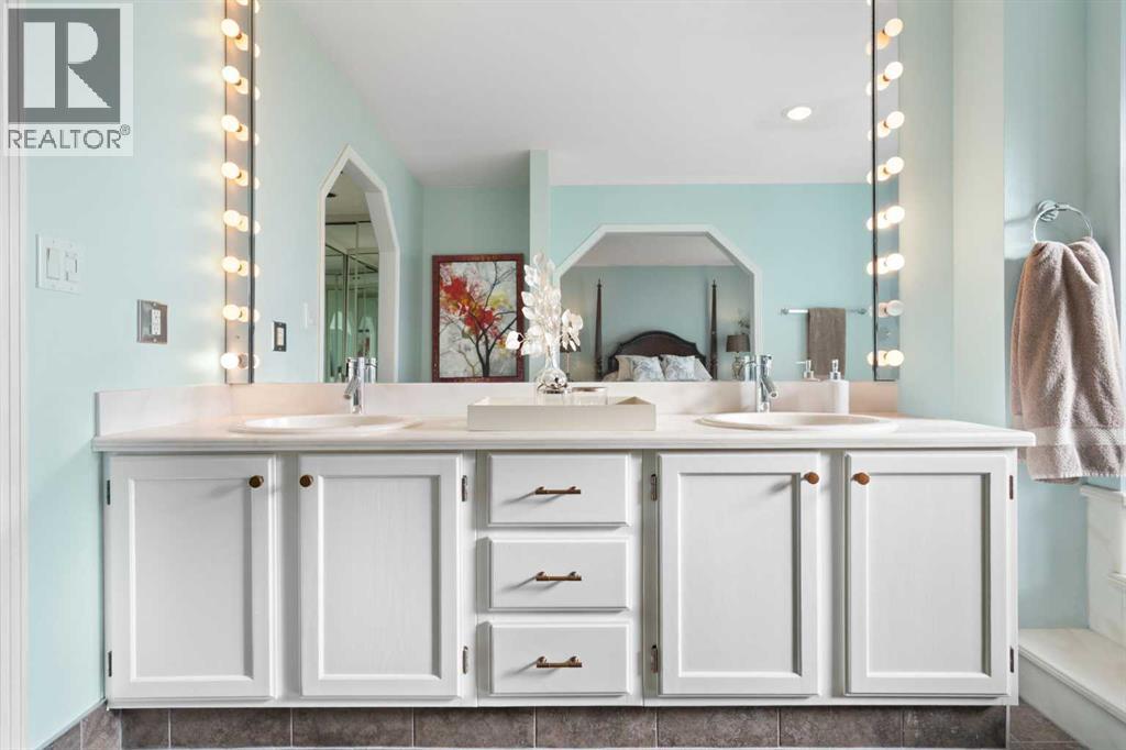 Single Family House for Sale in    Street NW Varsity Calgary 