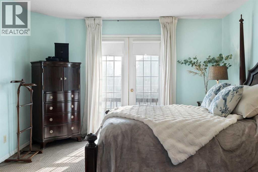 Single Family House for Sale in    Street NW Varsity Calgary 