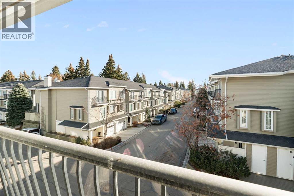 Single Family House for Sale in    Street NW Varsity Calgary 