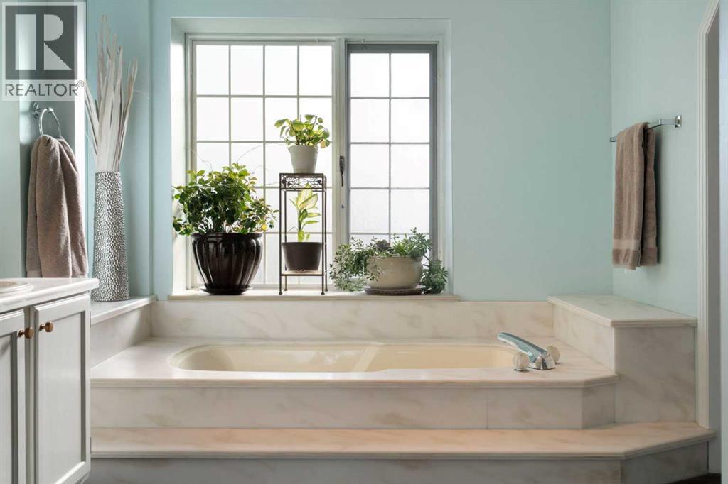 Single Family House for Sale in    Street NW Varsity Calgary 