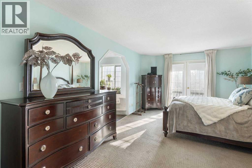 Single Family House for Sale in    Street NW Varsity Calgary 