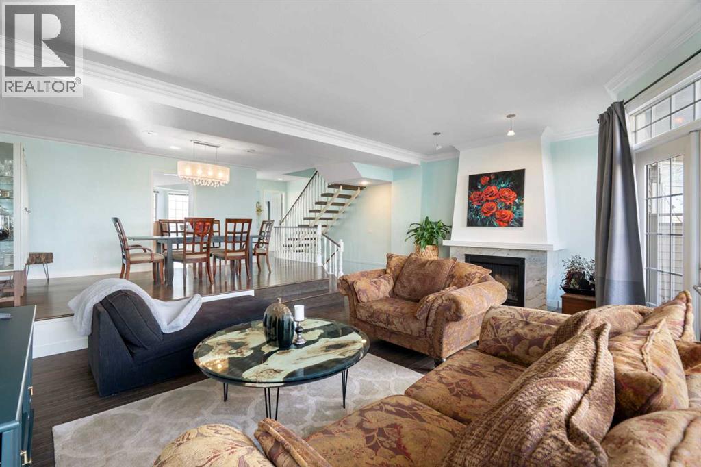 Single Family House for Sale in    Street NW Varsity Calgary 