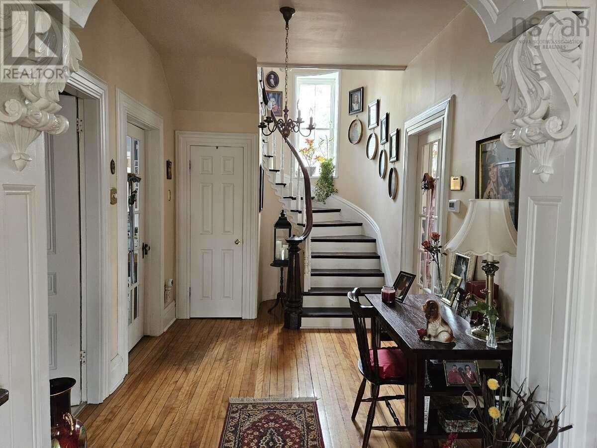 Property 18 of 49 of 85 Alexander Street