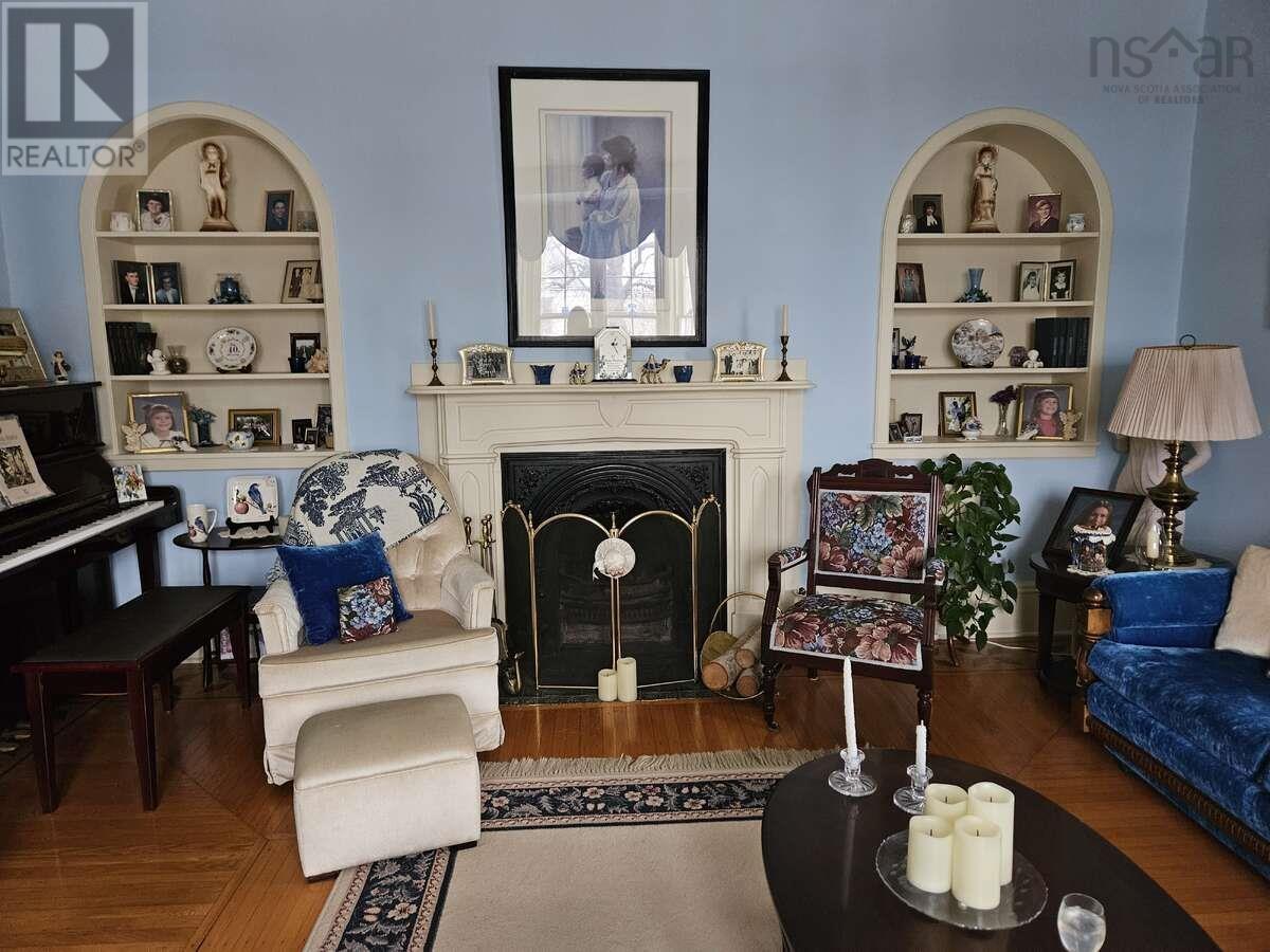 Property 24 of 49 of 85 Alexander Street