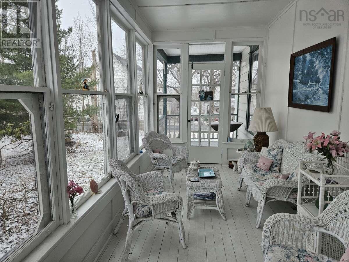 Property 32 of 49 of 85 Alexander Street