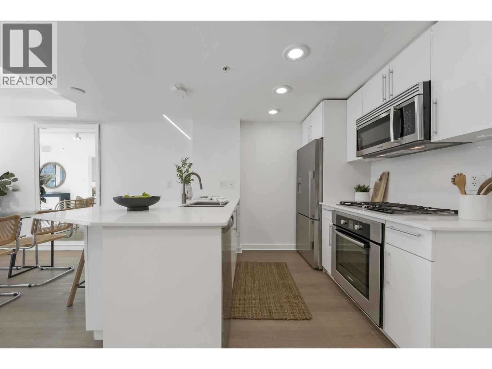 374 2080 W BROADWAY - Photo 3 of 35, Vancouver, British Columbia