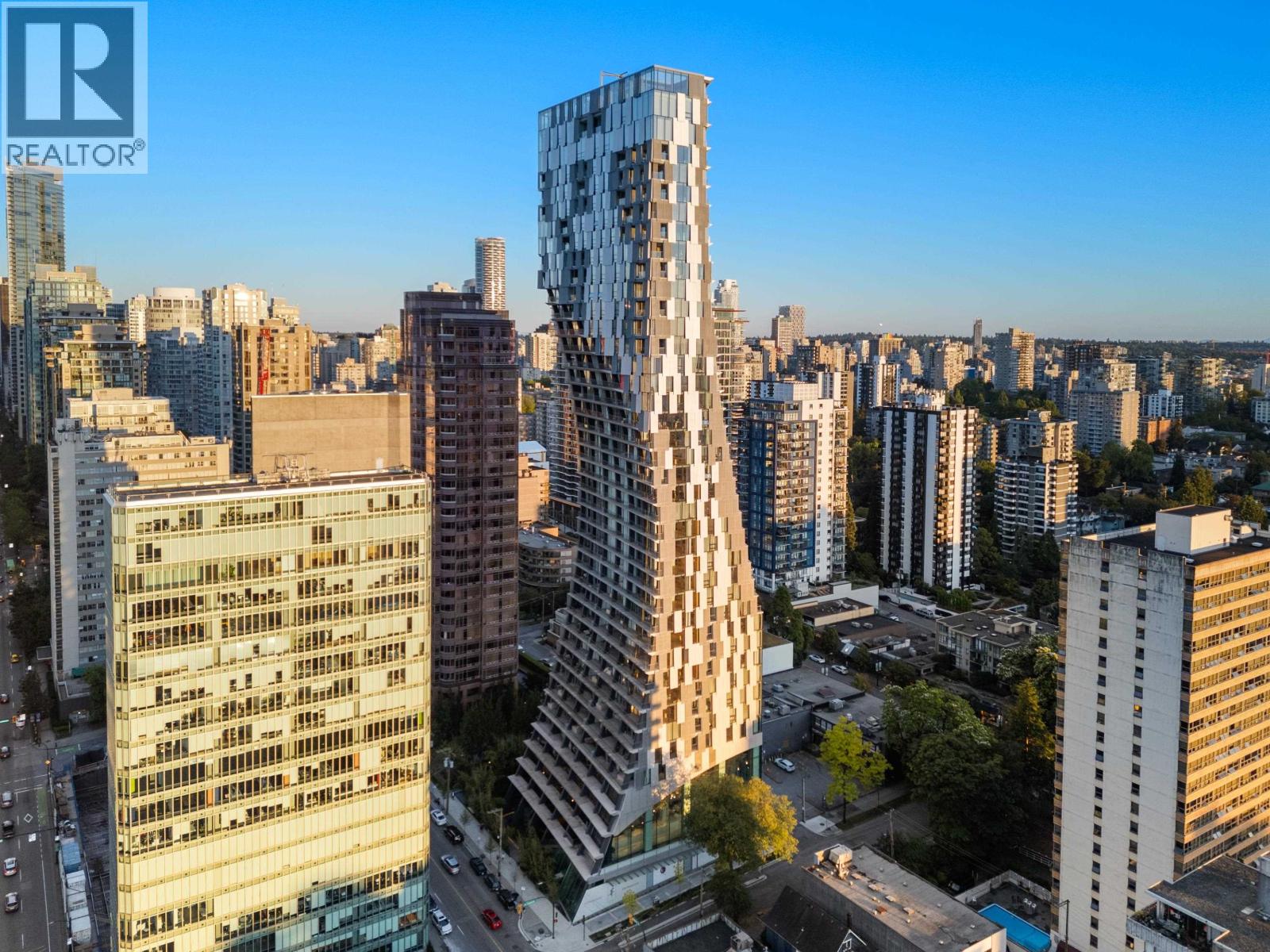 501 1568 ALBERNI STREET