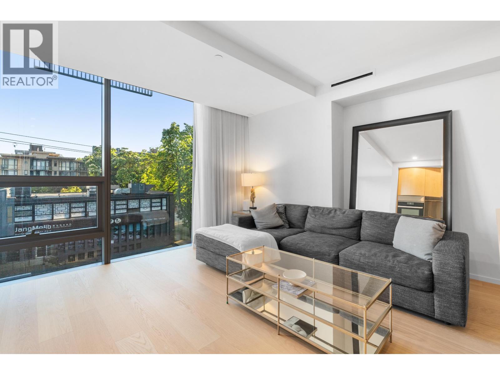 501 1568 ALBERNI STREET, Vancouver