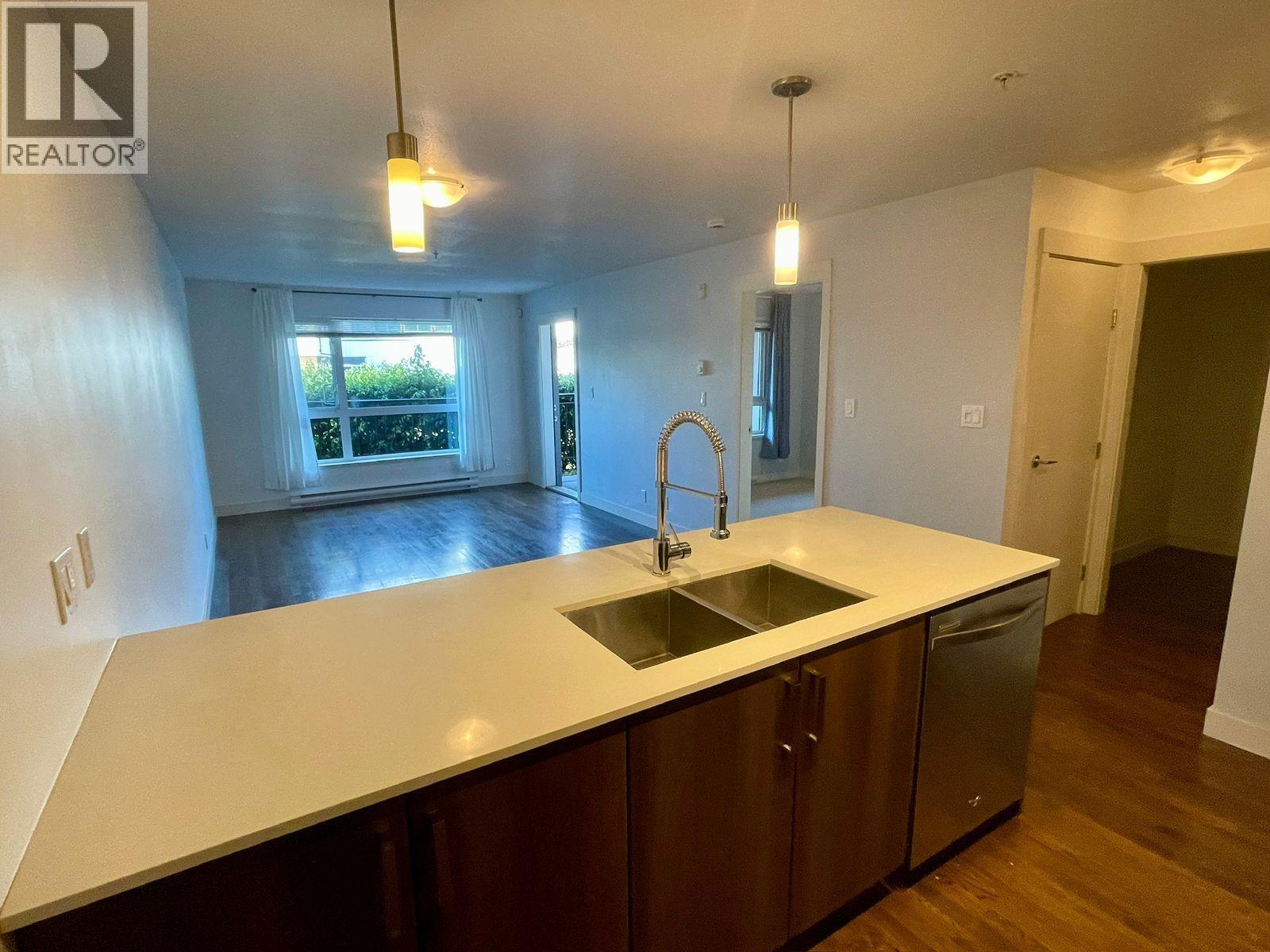 121 7058 14TH AVENUE, Burnaby