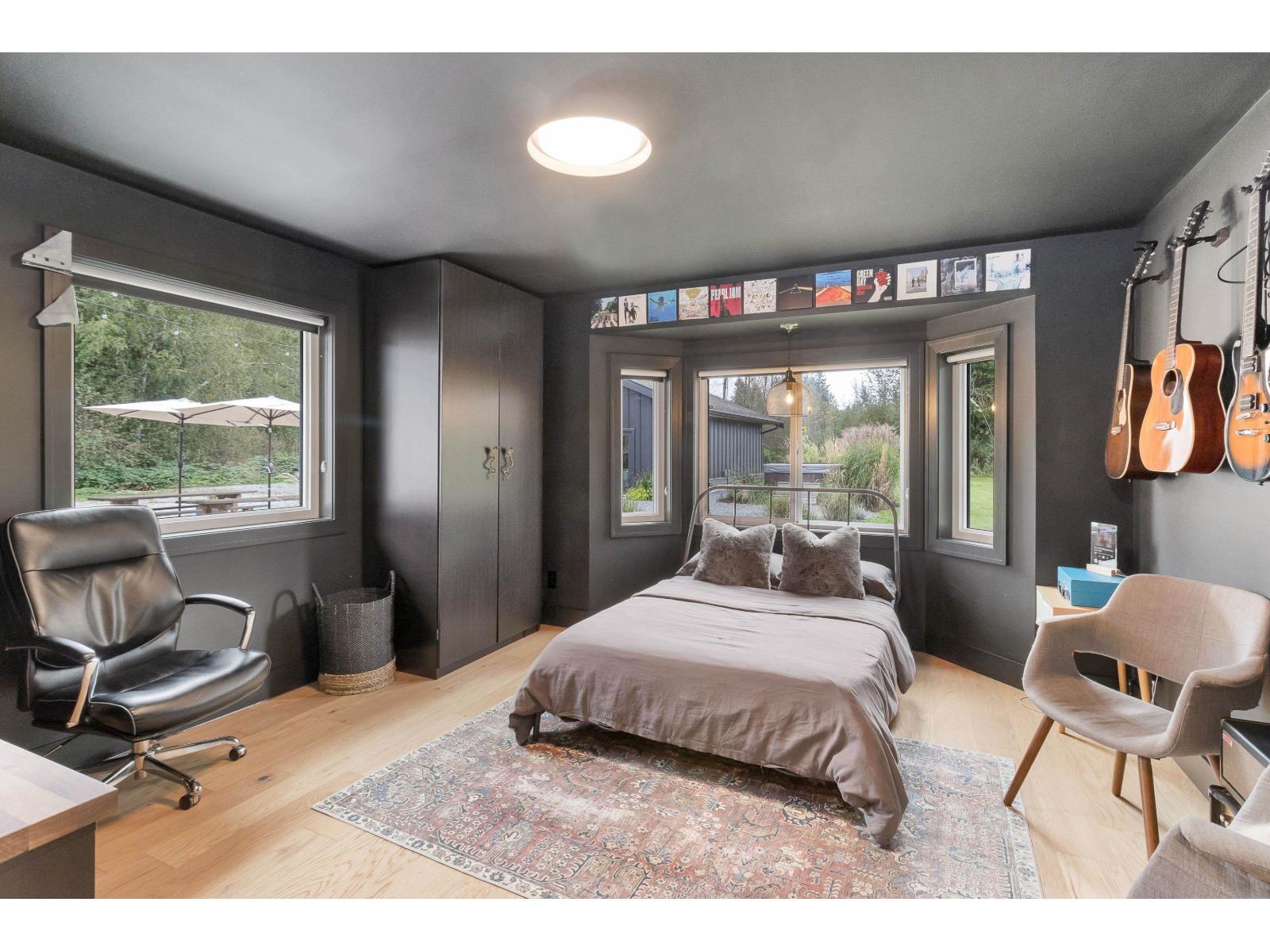 33496 IHLES AVENUE, Mission