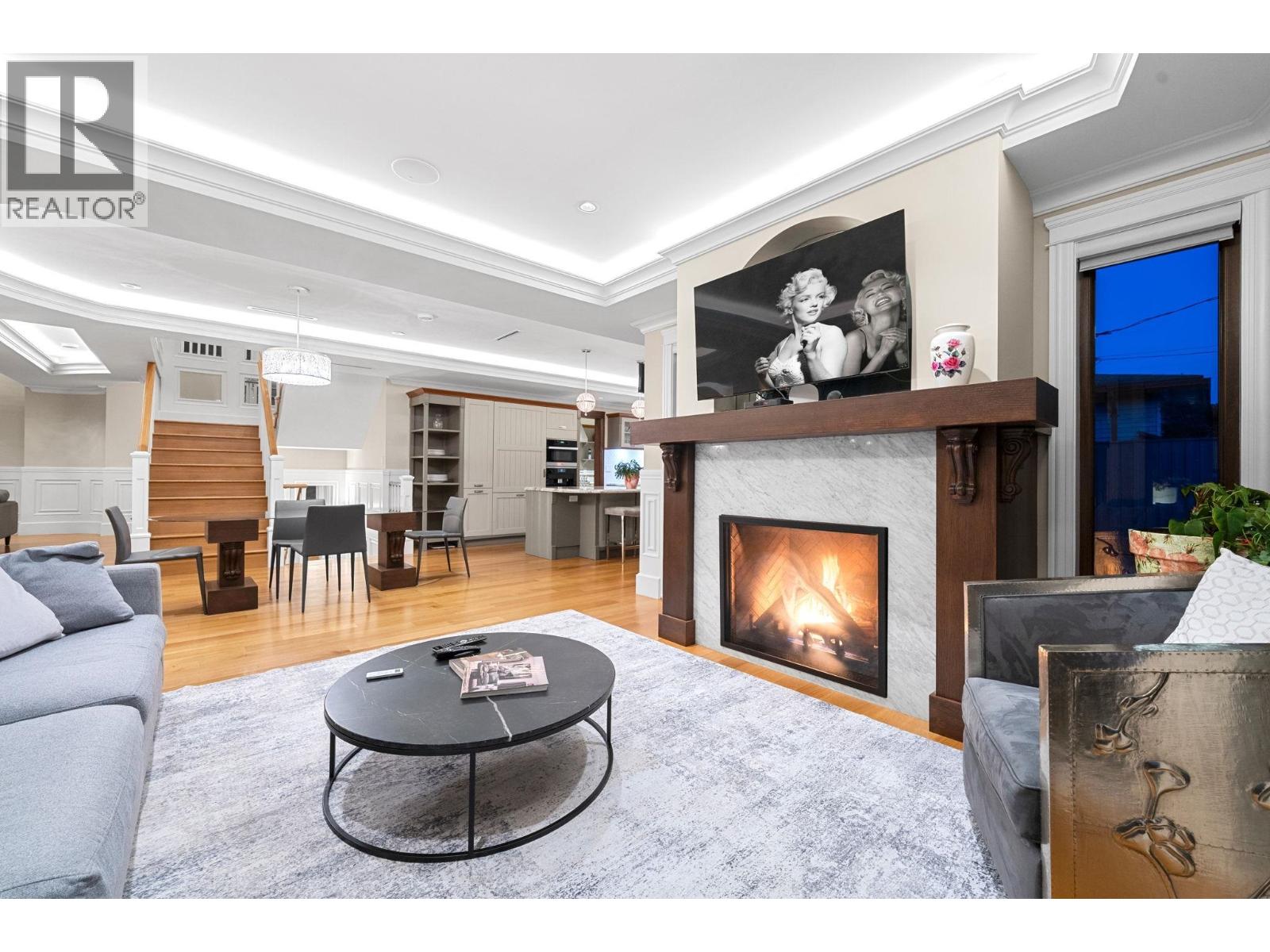 2809 EDGEMONT BOULEVARD, North Vancouver