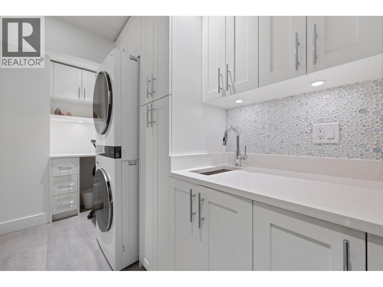 4411 STONE CRESCENT, West Vancouver