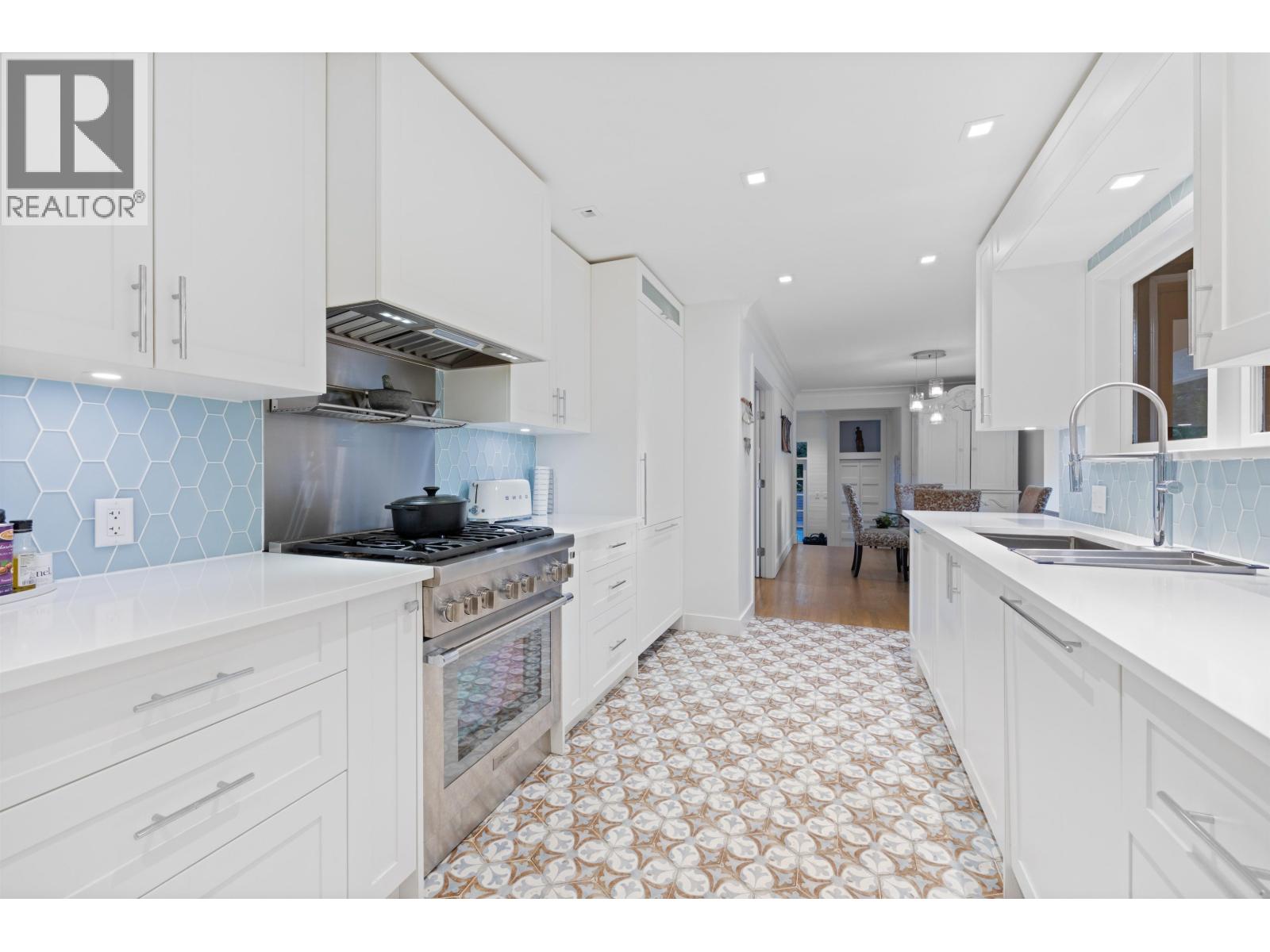 4411 STONE CRESCENT, West Vancouver