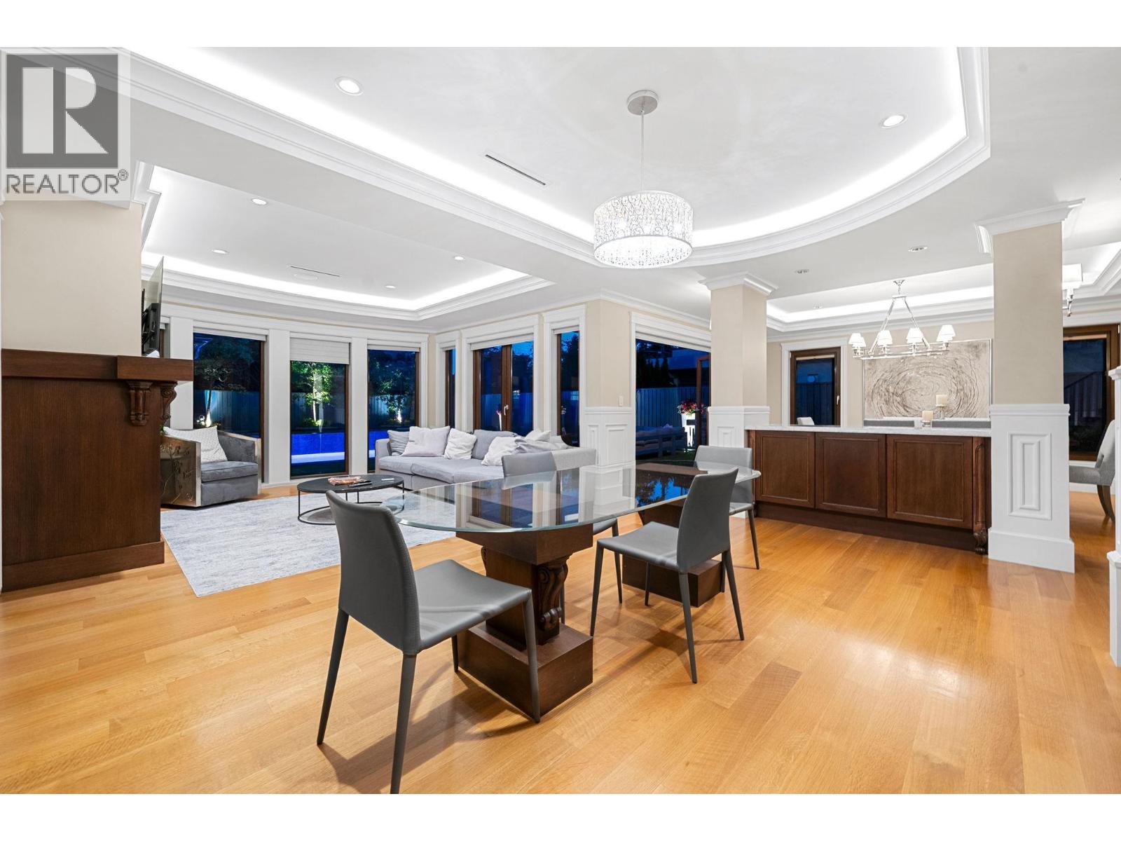 2809 EDGEMONT BOULEVARD, North Vancouver