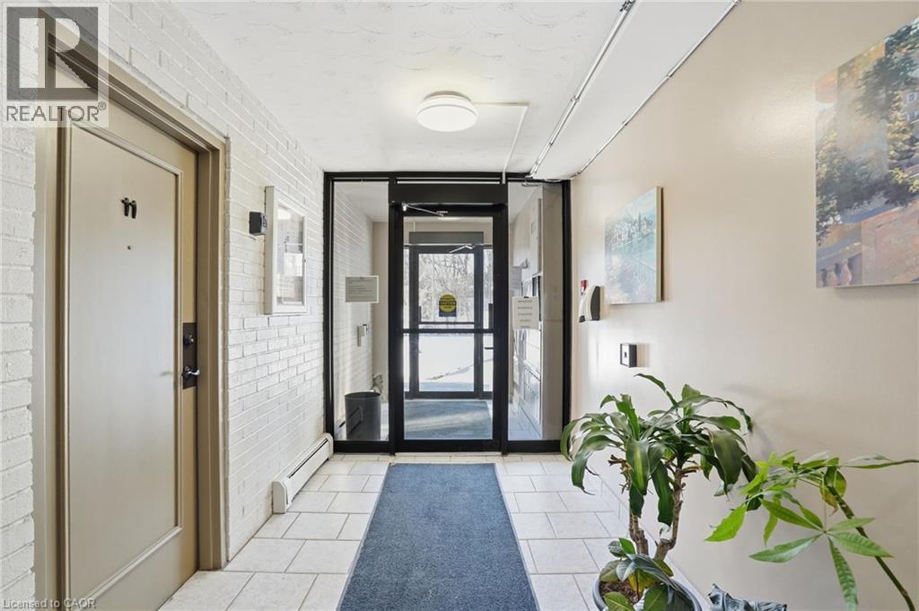 #38 2373 KING STREET E - 34