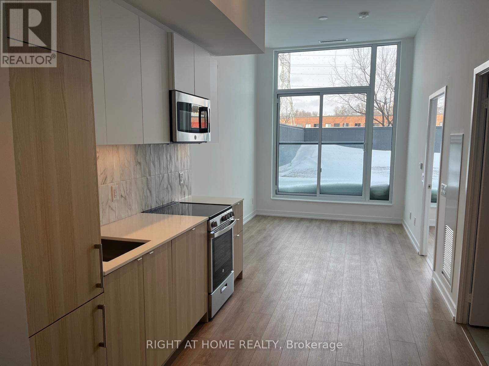 #202 500 DUPONT STREET - 10