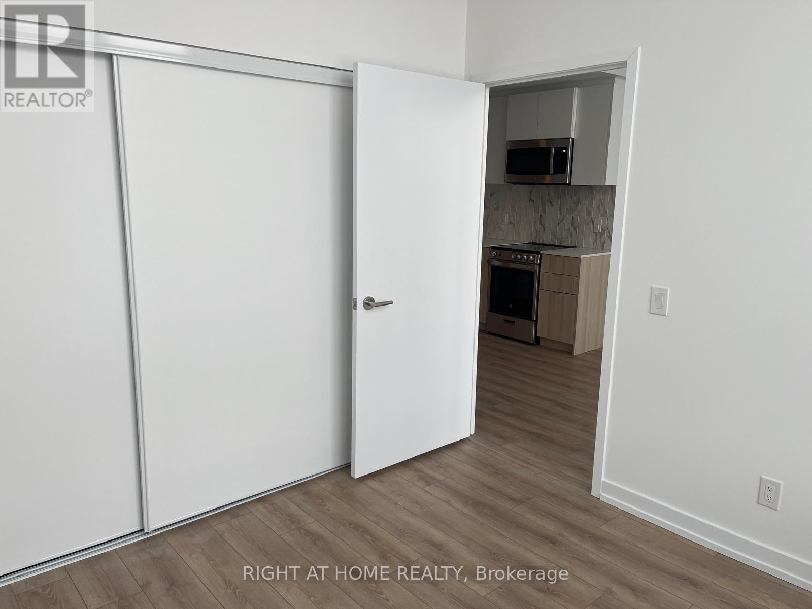 #202 500 DUPONT STREET - 11