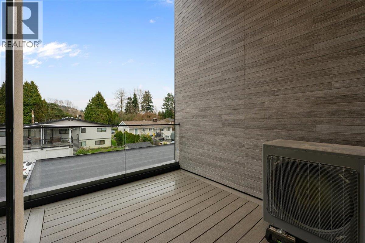 102 1518 HATTON AVENUE, Burnaby