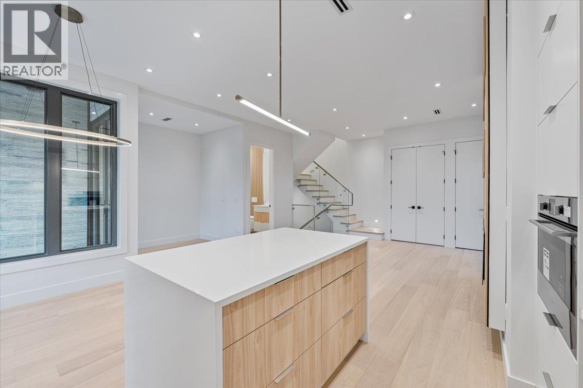 102 1518 HATTON AVENUE, Burnaby