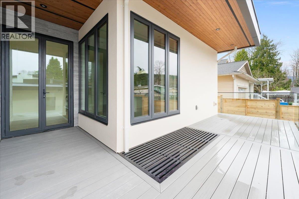 102 1518 HATTON AVENUE, Burnaby