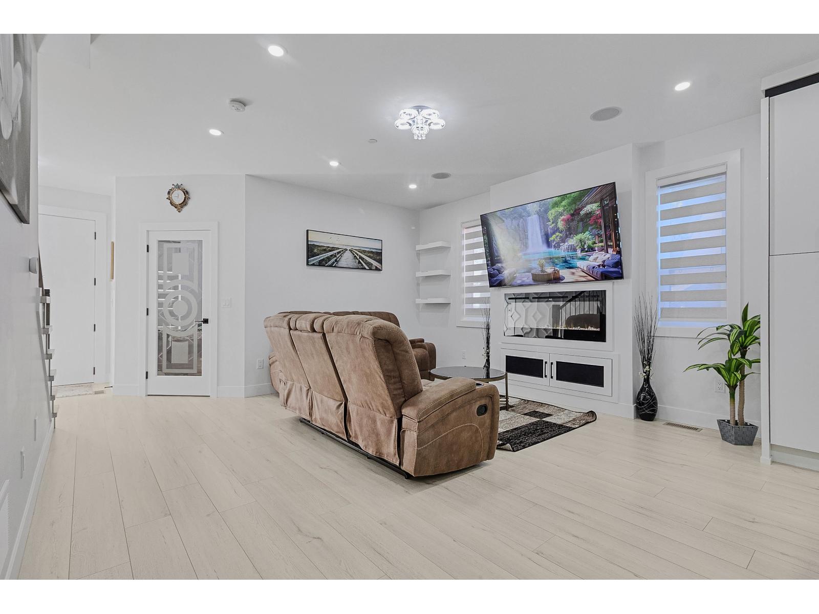 33225 5 AVENUE, Mission