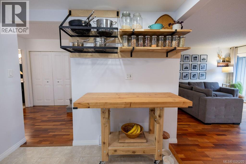 112 3048 Washington Avenue, Victoria