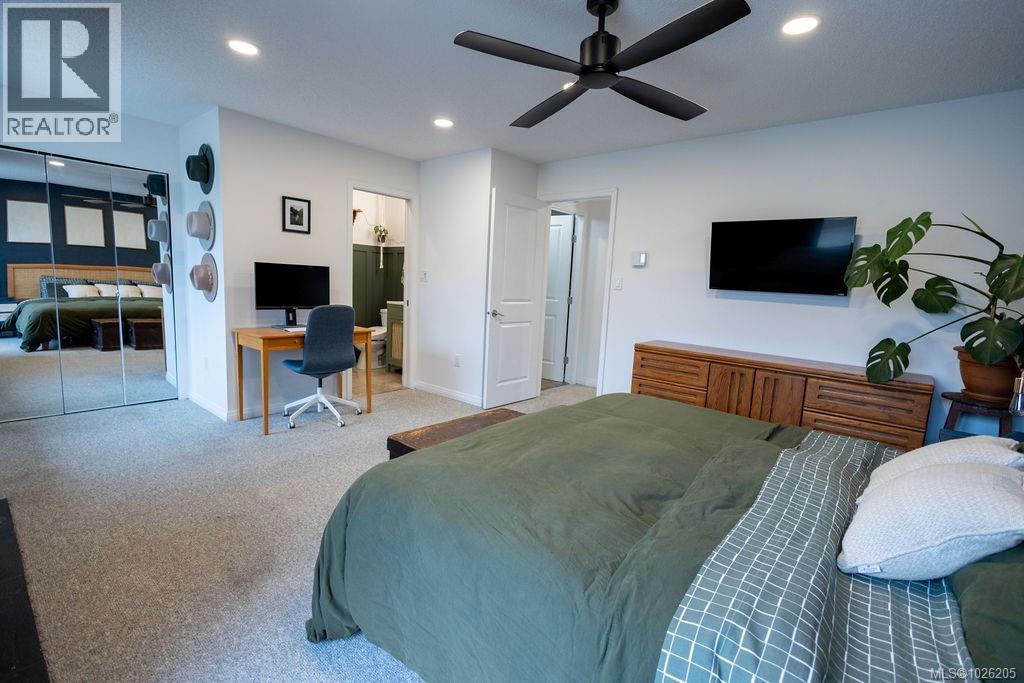 112 3048 Washington Avenue, Victoria