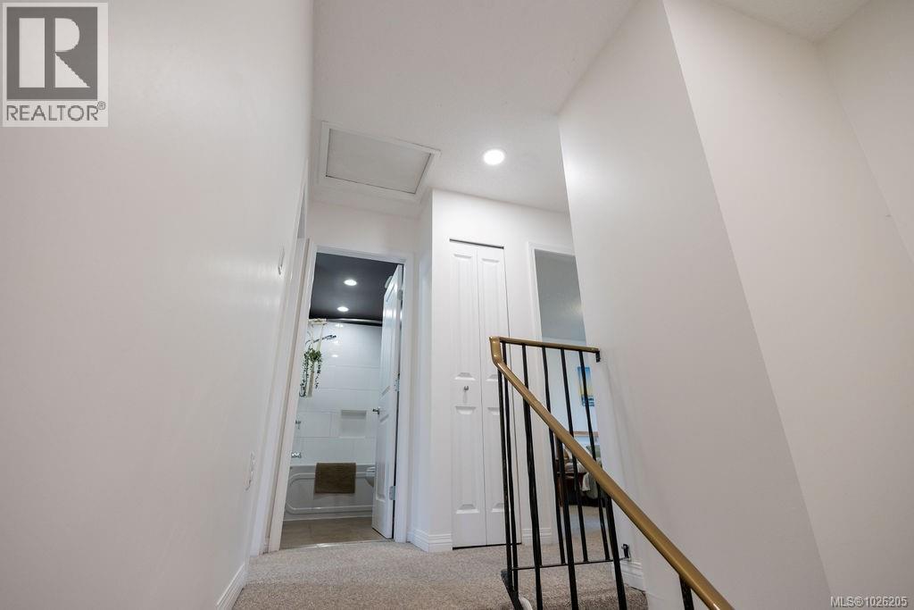 112 3048 Washington Avenue, Victoria