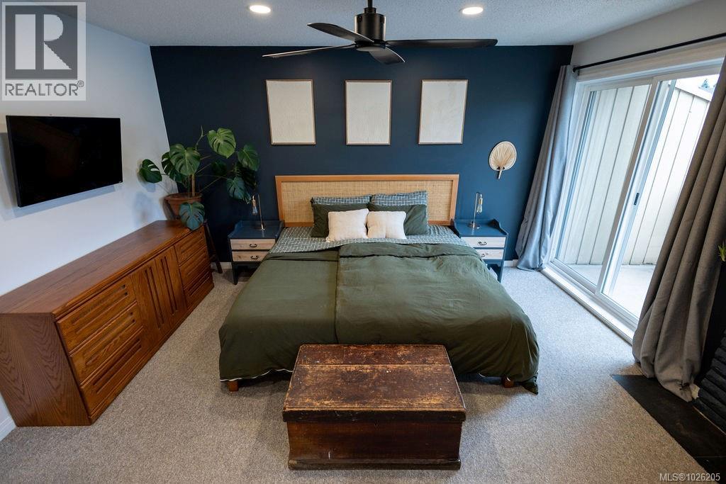 112 3048 Washington Avenue, Victoria