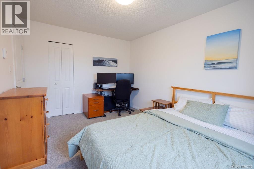 112 3048 Washington Avenue, Victoria