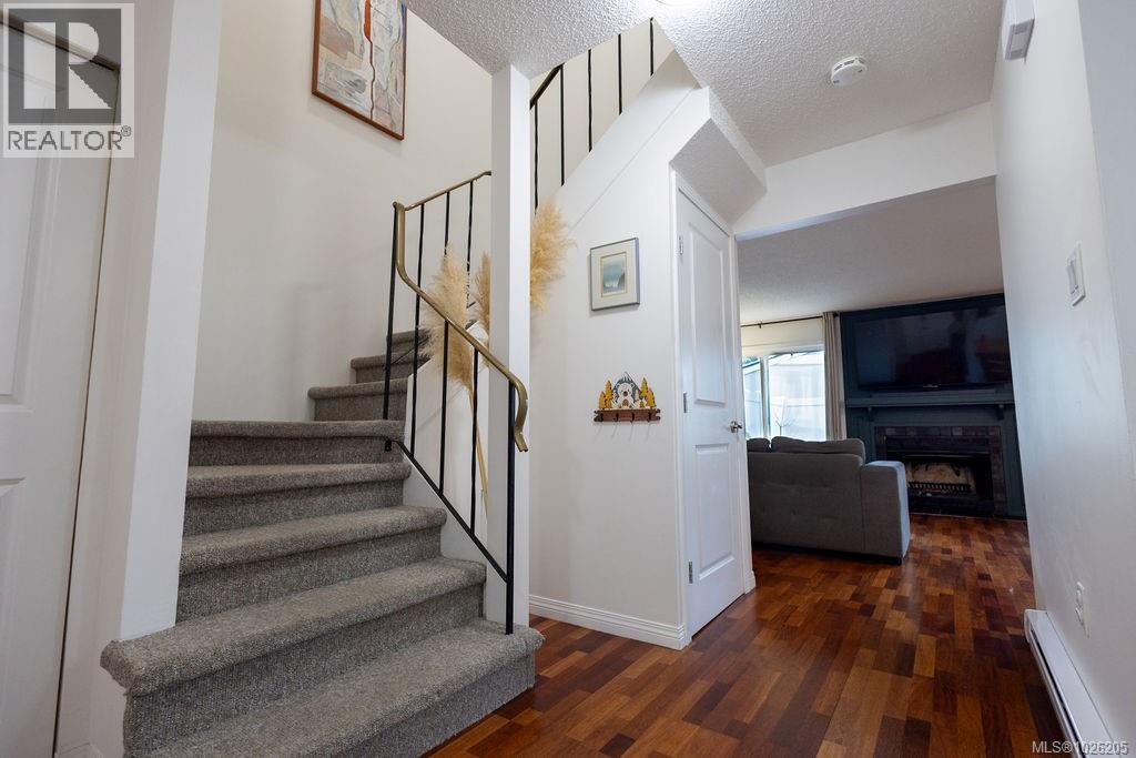 112 3048 Washington Avenue, Victoria