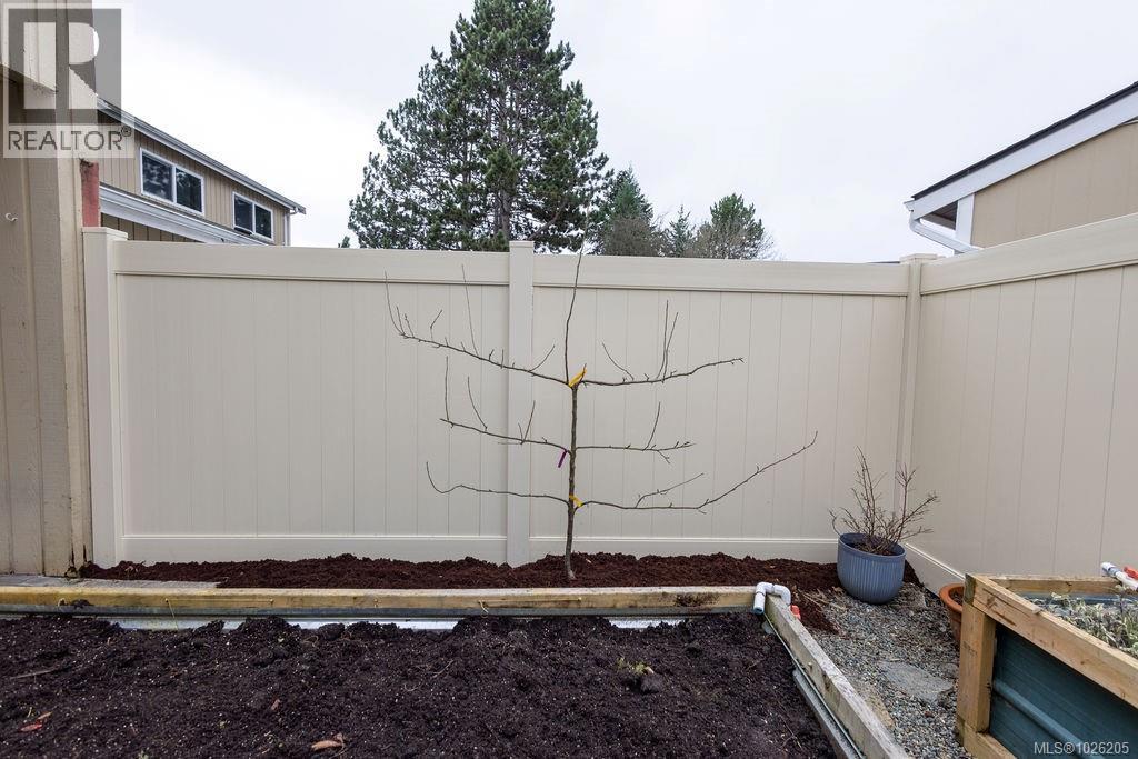 112 3048 Washington Avenue, Victoria