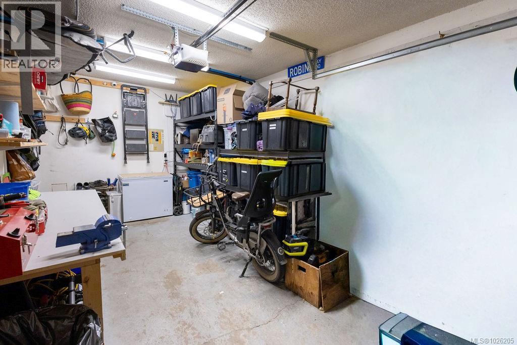 112 3048 Washington Avenue, Victoria